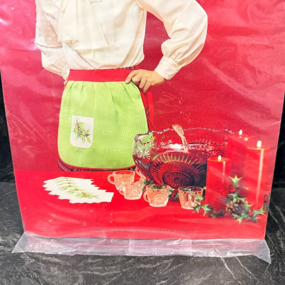 HALLMARK Holly Apron Vintage